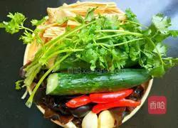 Illustration of how to make cold fungus, yuba and cucumber 3