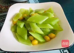 Illustration of how to stir-fry lettuce and ginkgo 12