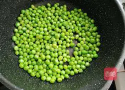 Illustration of how to make fried peas and cucumbers 5