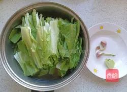 Illustration of how to make stir-fried lettuce 2