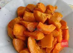 Illustration of how to make roasted pumpkin chunks 10