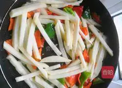 Illustration of how to make spicy potato sticks 7