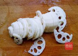 Illustration of how to make stir-fried lotus root slices 1