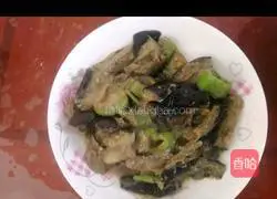 Illustration of how to stir-fry eggplant with green pepper 5