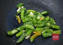 Illustration of how to make fried salted dried radish with tomatoes 6