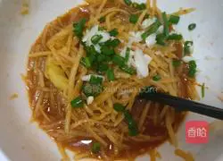 Illustration of how to make spicy and sour potato shreds 8