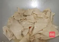 Illustration of how to make stir-fried bean curd with leeks 7