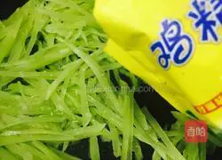 Illustration of how to make stir-fried lettuce 7