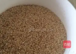 Illustration of how to make sesame salt 5