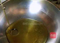 Illustration of how to make spicy pepper and salt potato wedges 4