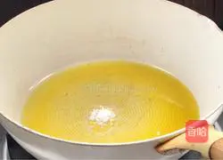 Illustration of how to cook dried beans with green tomato sauce 4