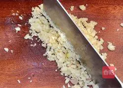 Illustration of how to make garlic mustard 2