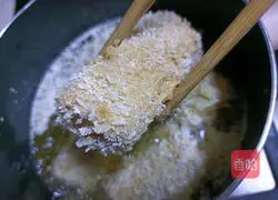 Illustration of how to make snowflake meat and bean curd skin rolls 10