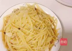 Illustration of home-style stir-fried shredded potatoes 6