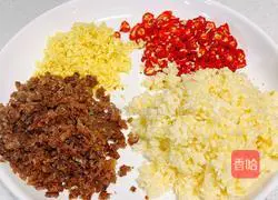 Illustration of how to make spicy and sour lemon chicken feet 2