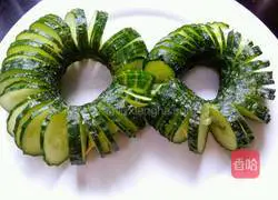 Illustration of how to make coir raincoat cucumber 5