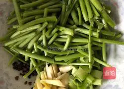 Illustration of how to make stir-fried chrysanthemum chrysanthemum 1