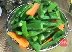 Illustration of making soy-flavored green beans 7