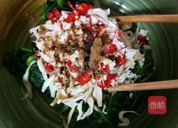 Illustration of how to make king oyster mushrooms with spinach 23