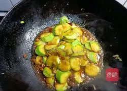 Illustration of how to cook zucchini with sauce 17