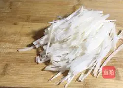 How to make shredded radish and kelp soup Illustration 2