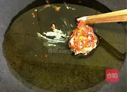 Illustration of how to stir-fry vegetables with shredded pepper and bean curd 3