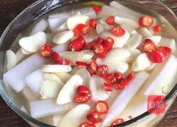 Illustration of homemade pickled radish 8