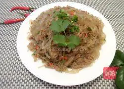 Illustration of ants climbing a tree 11