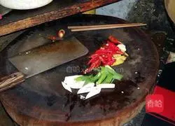 Illustration of how to make pickled peppers and spring bamboo shoots 1