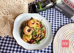 Illustration of how to make shrimps mixed with vegetables 11