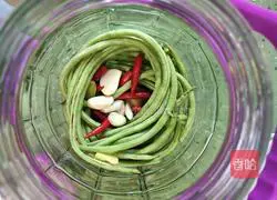 Illustration of how to make sour beans 4
