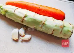 Illustration of how to make fried lettuce 1