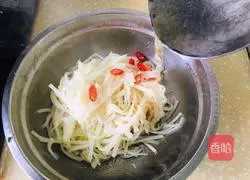 Illustration of how to make cold kohlrabi 8