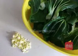 Illustration of how to make vegetables with garlic and oyster sauce 2