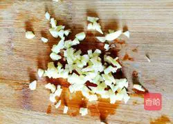 Illustration of how to make garlic lettuce 2