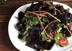 Illustration of how to make fungus mixed with purslane 9