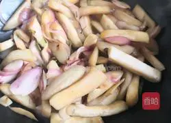 Illustration of how to cook eggplant with onions 7