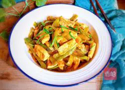 Illustration of how to stir-fry green pepper and dried beans 15