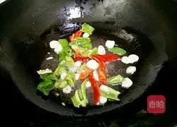 Illustration of how to make stir-fried fungus 4