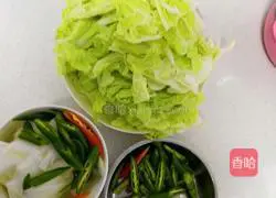 Illustration of how to make spicy and sour cabbage 1