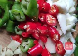 Illustration of how to make fried leeks (small dried fish) with pepper 1