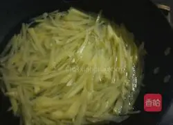 Illustration of how to make spicy and sour potato shreds 5