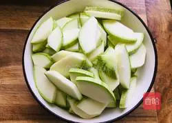 Stewed zucchini with sauce Illustration of how to do it 1