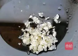 Illustration of how to make enoki mushroom rolls in bean skin 4