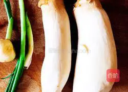 Braised king oyster mushrooms in sauce Illustration of how to do it 1