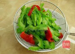 How to stir-fry bitter melon Illustration 6
