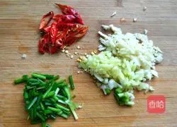 Illustration of how to make spicy and sour shredded cabbage 3