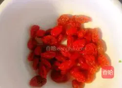 Illustration of how to make Malantou wolfberry mixed with fungus 6