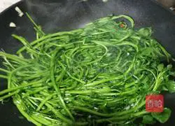 Illustration of how to make garlic watercress 9