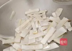 Illustration of how to cook sour bamboo shoots 5